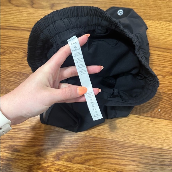 Lululemon Hotty Hot Short II Long 4" Black Size 6 Tall - Picture 9 of 13